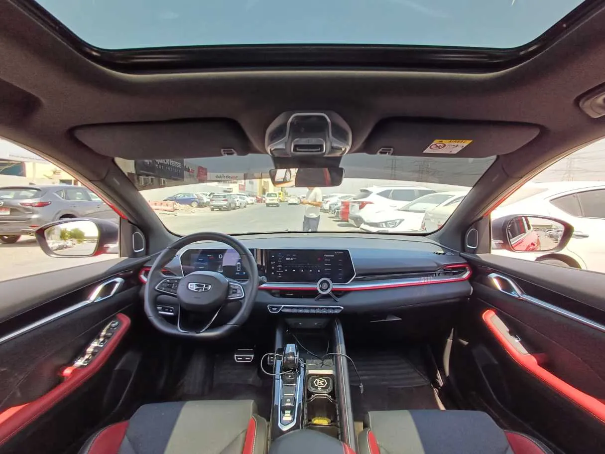 Car image 14