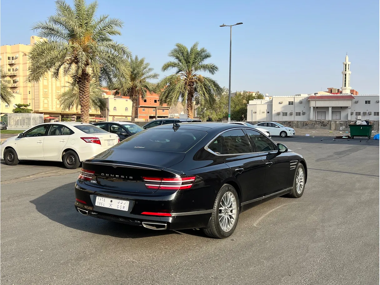 Car image 3