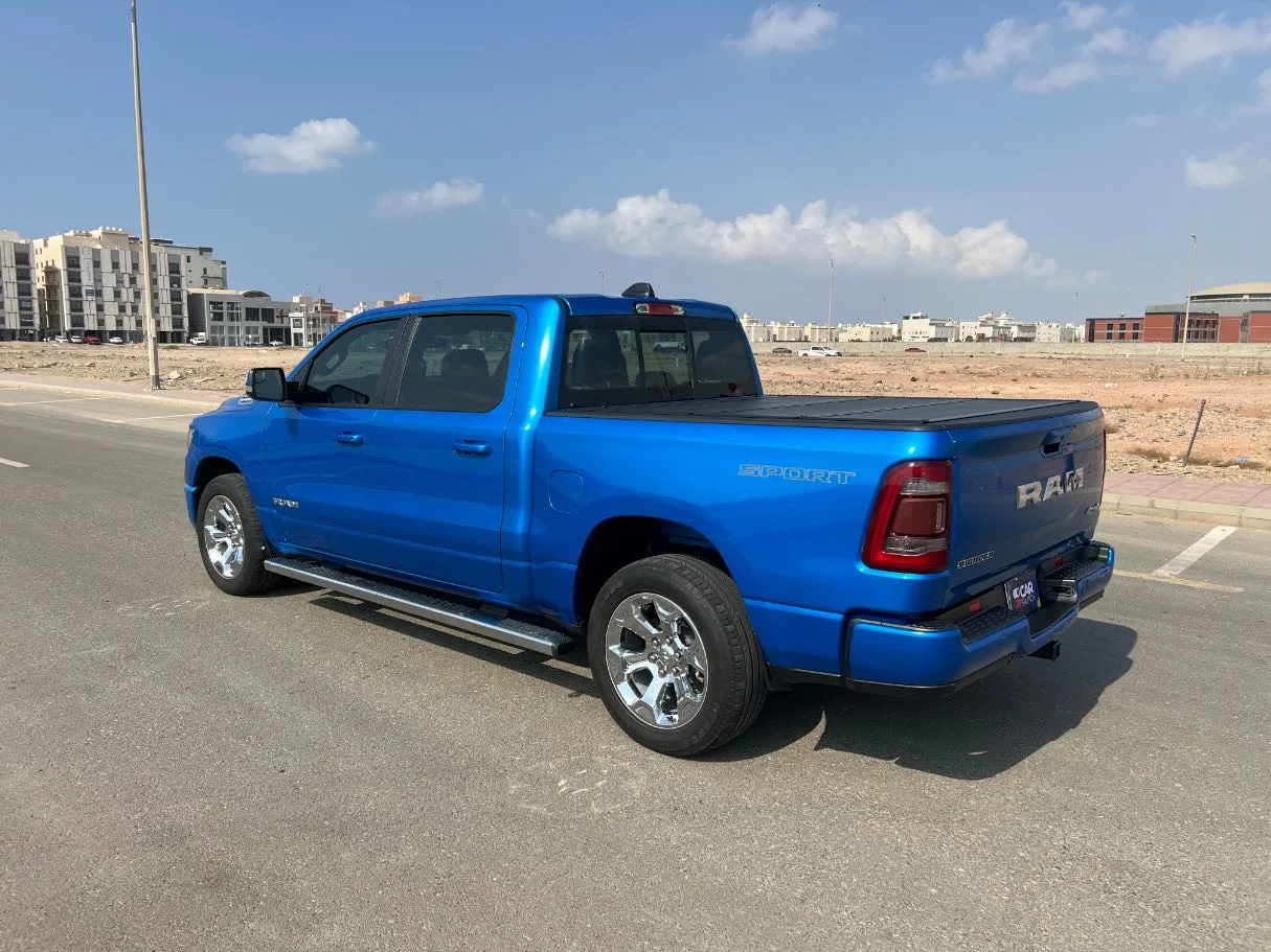 Car image 7