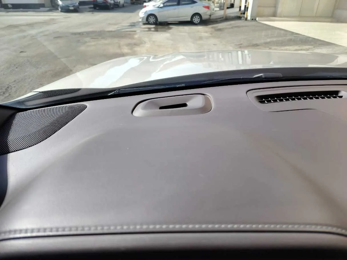 Car image 37