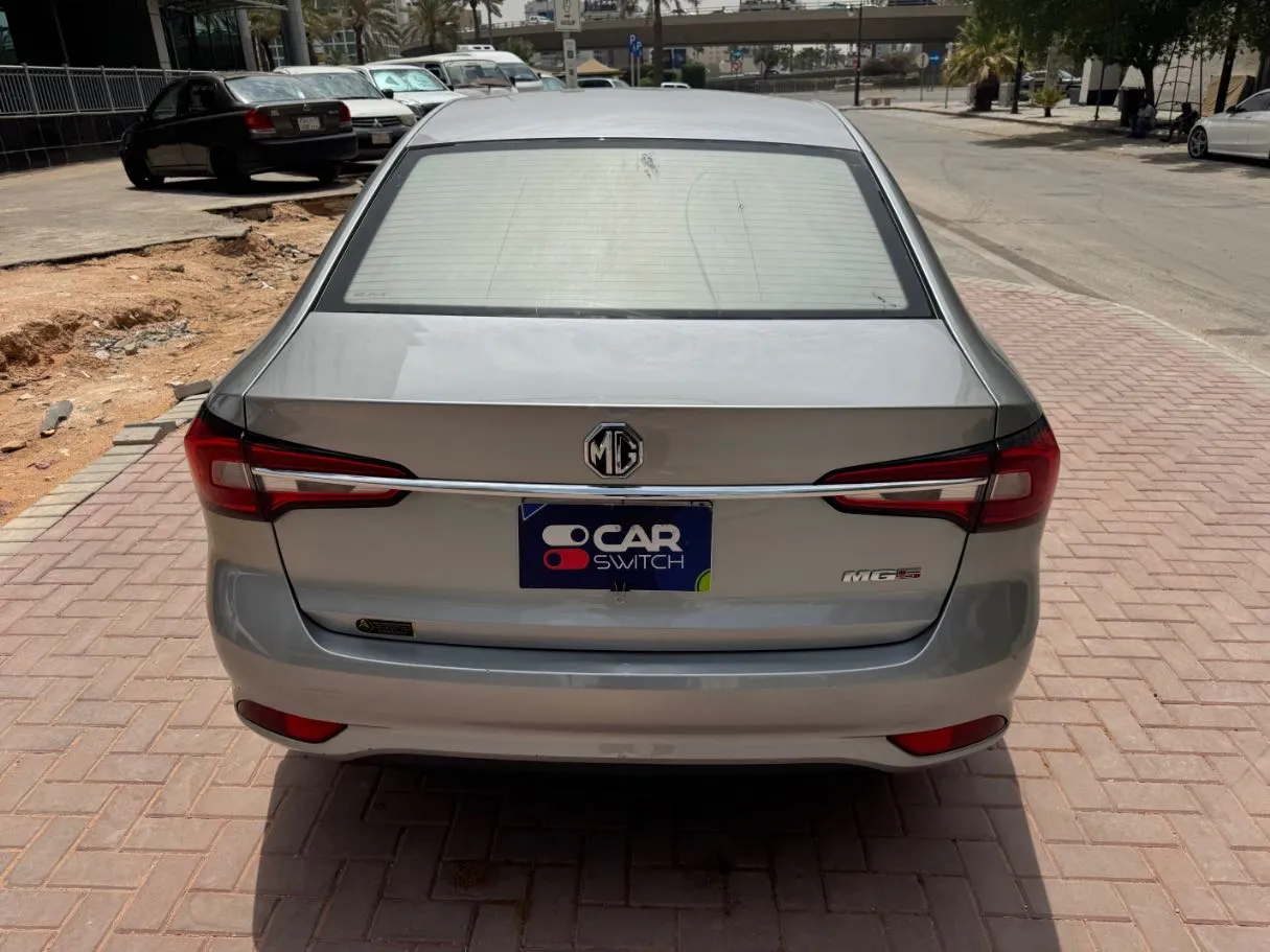 Car image 6