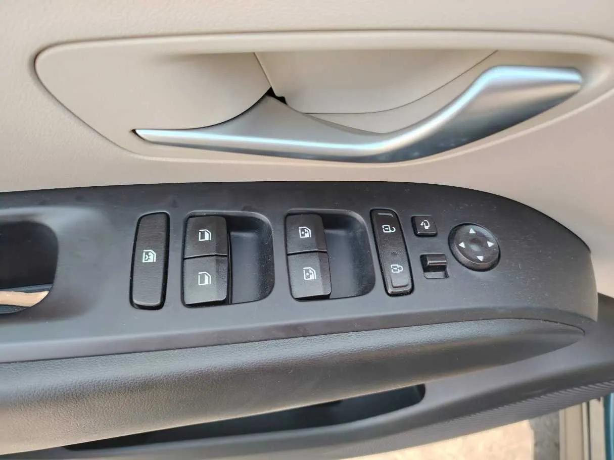 Car image 39