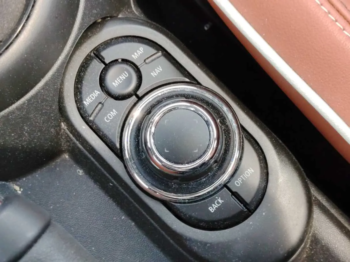 Car image 29