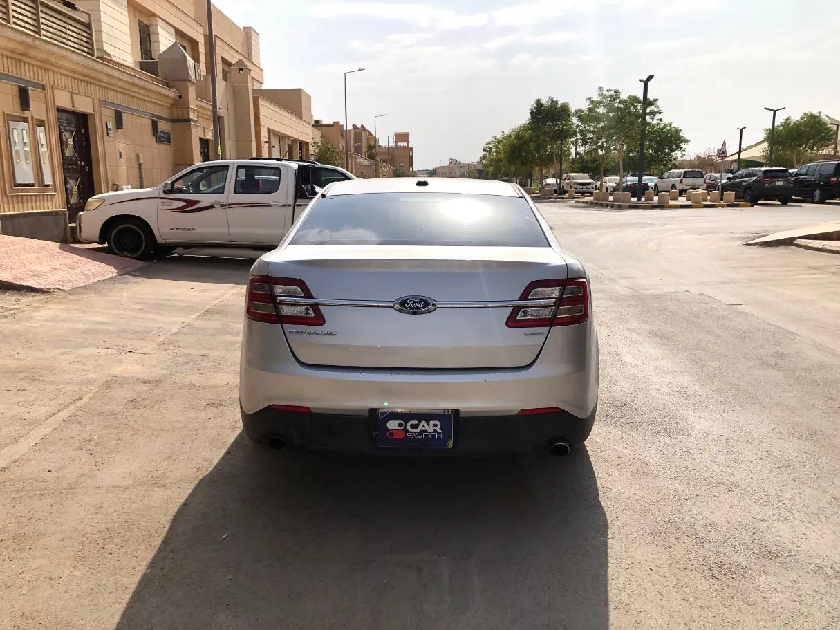 Car image 6