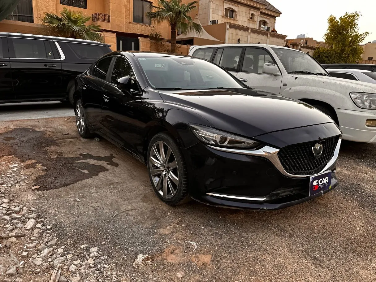 Car image 3