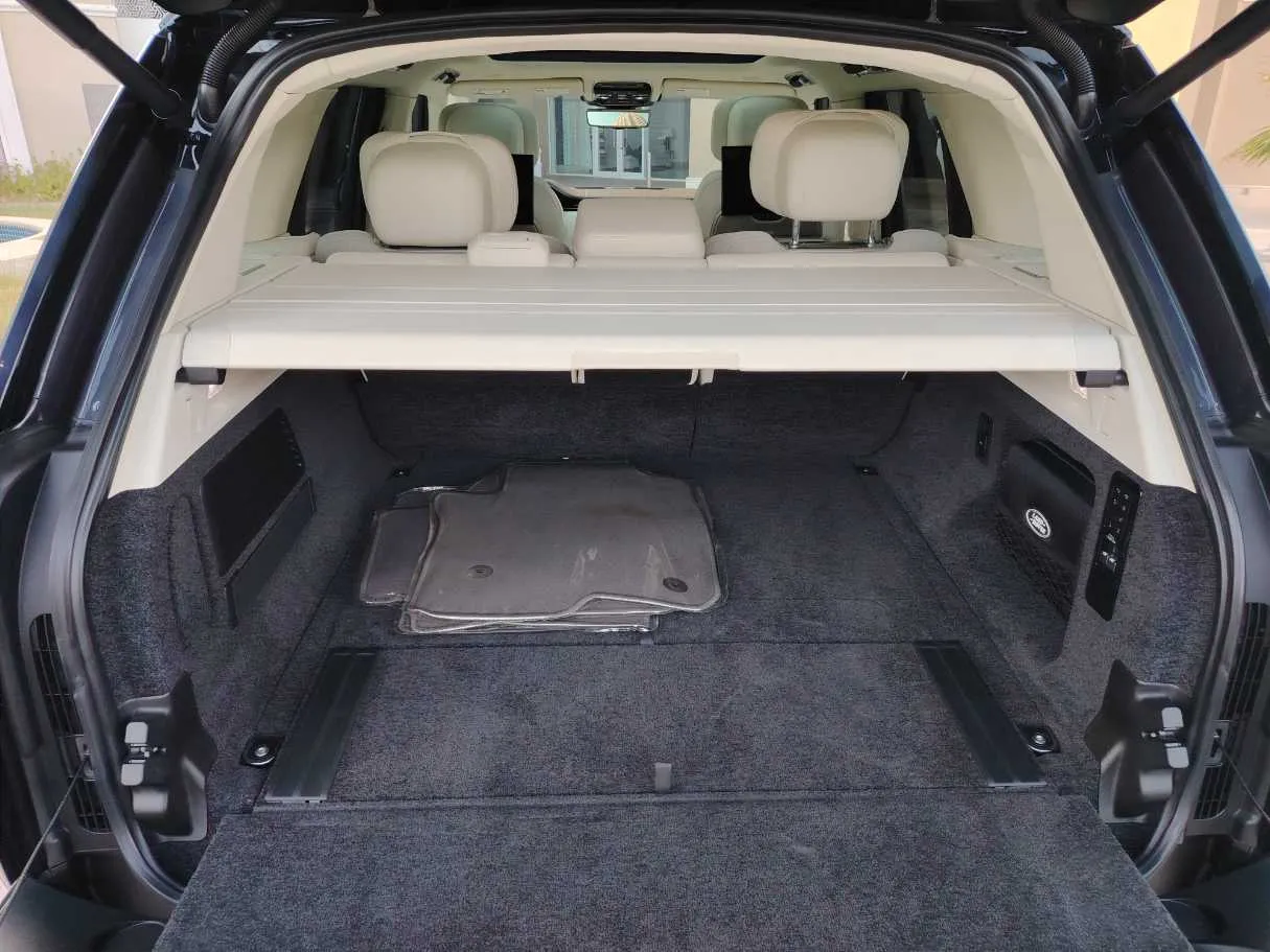 Car image 25