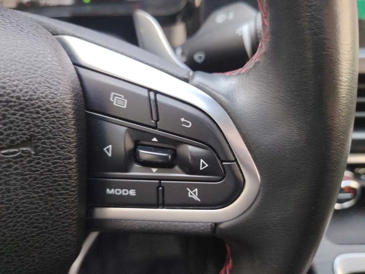 Car image 22