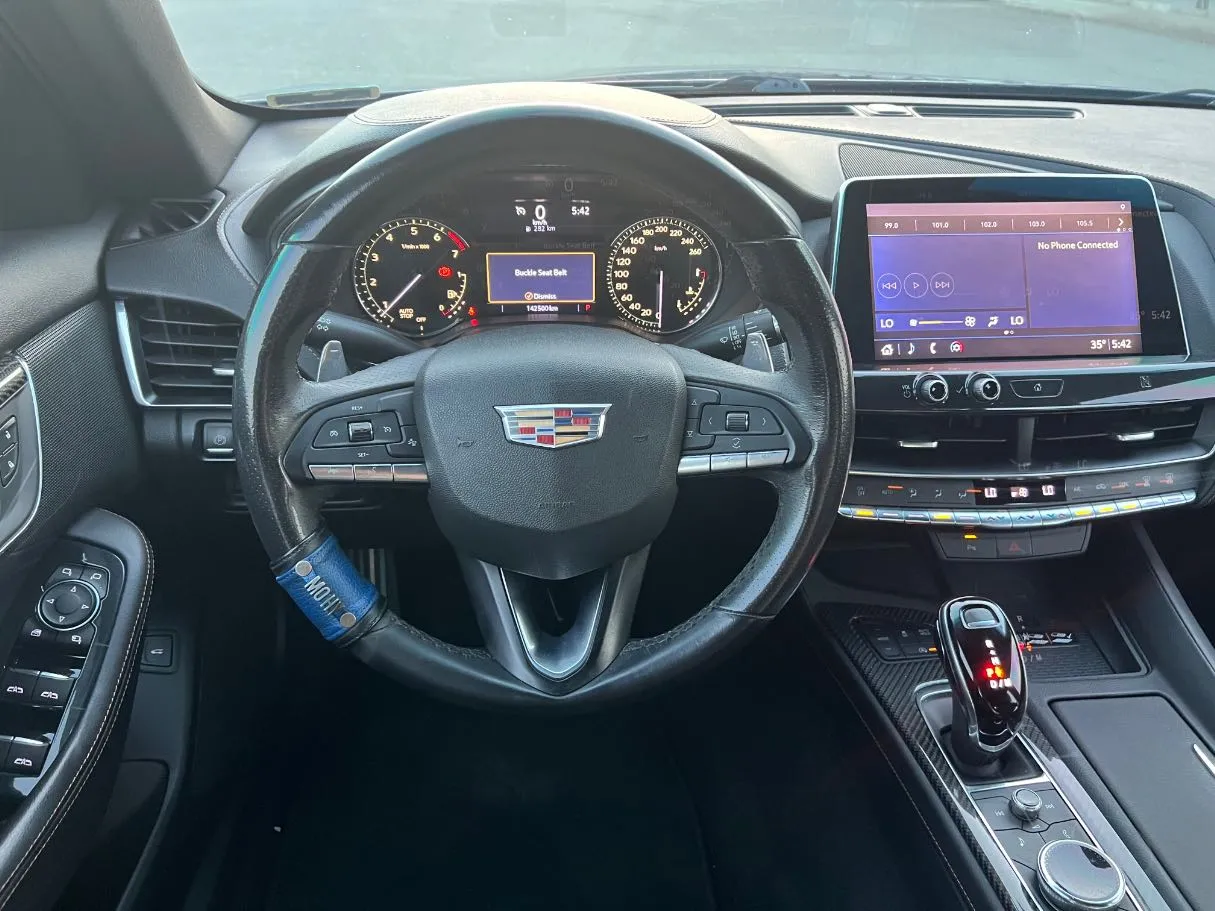 Car image 19