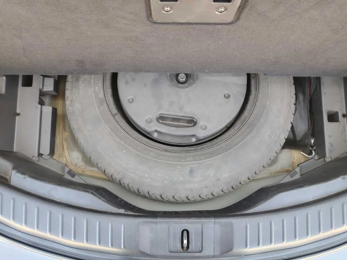Car image 42