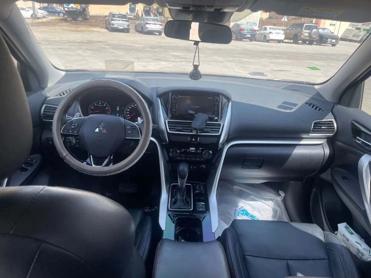 Car image 18
