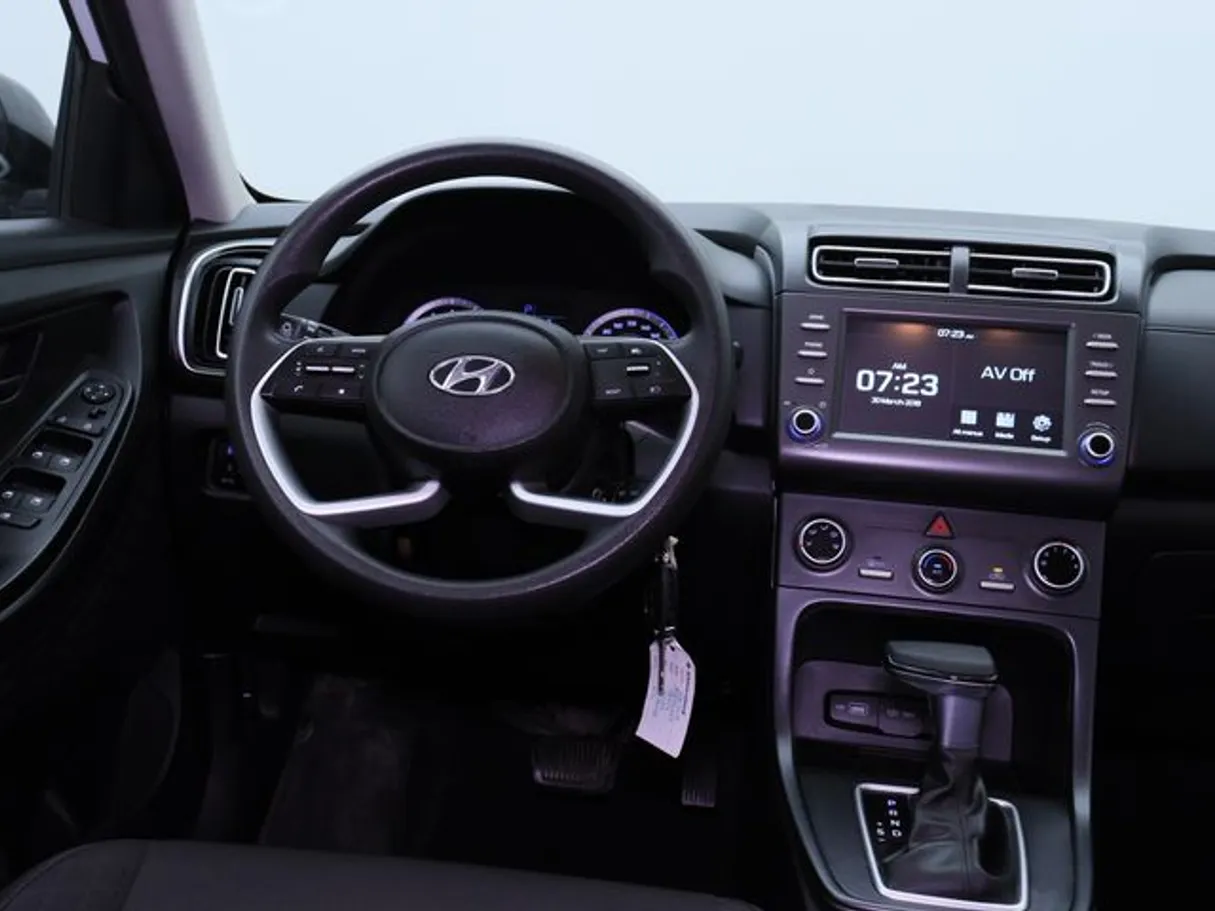 Car image 15