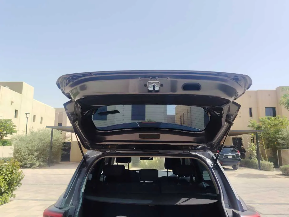 Car image 24