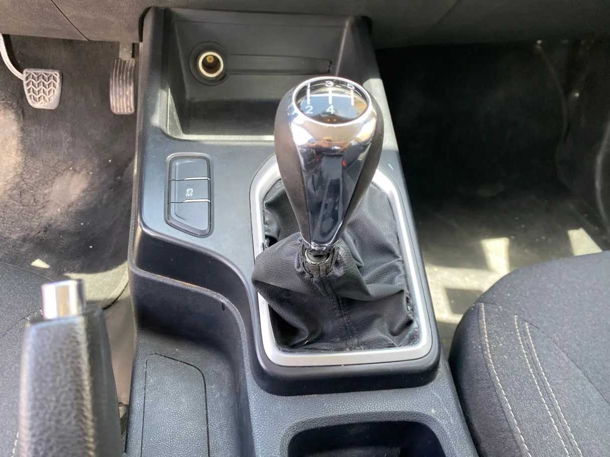 Car image 15