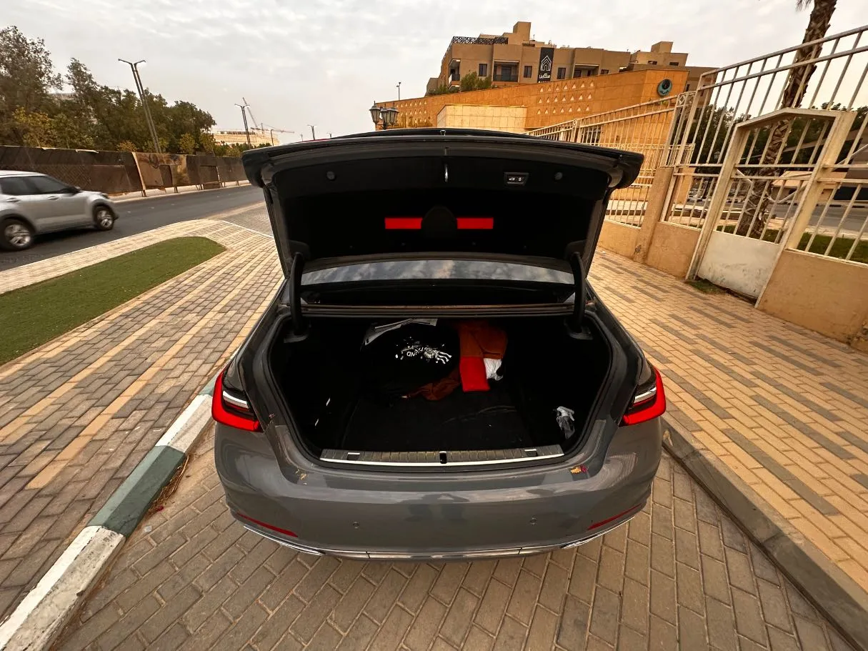 Car image 21