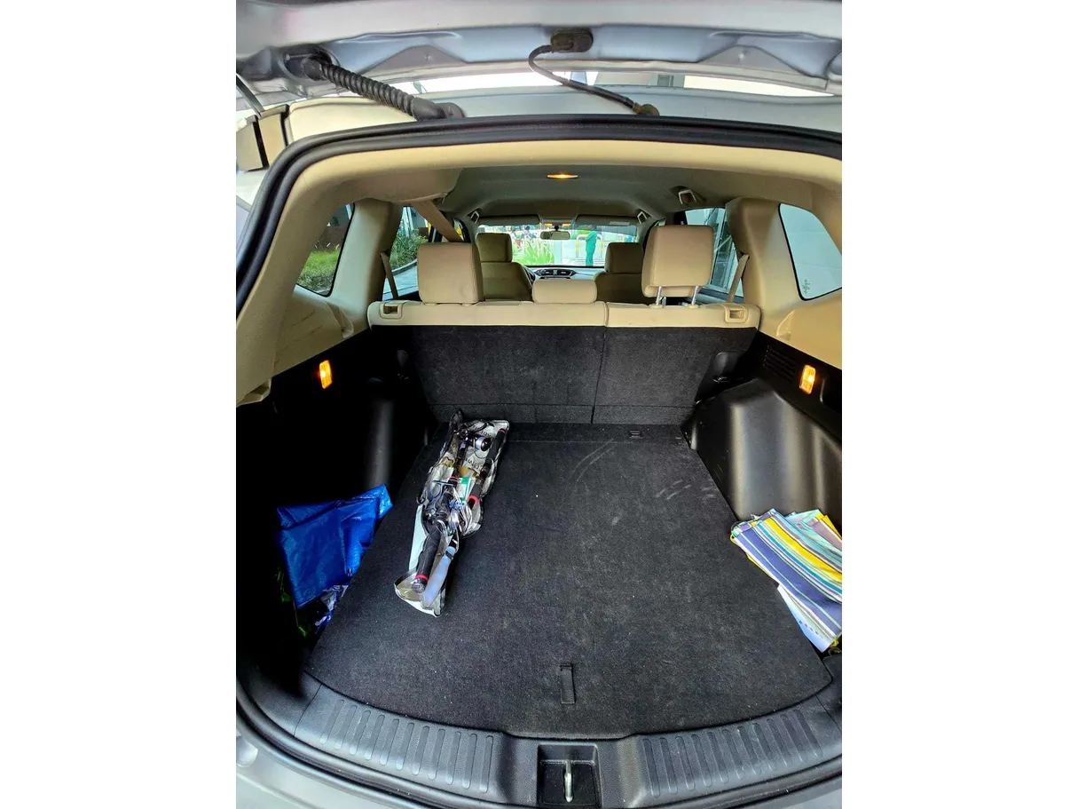 Car image 17