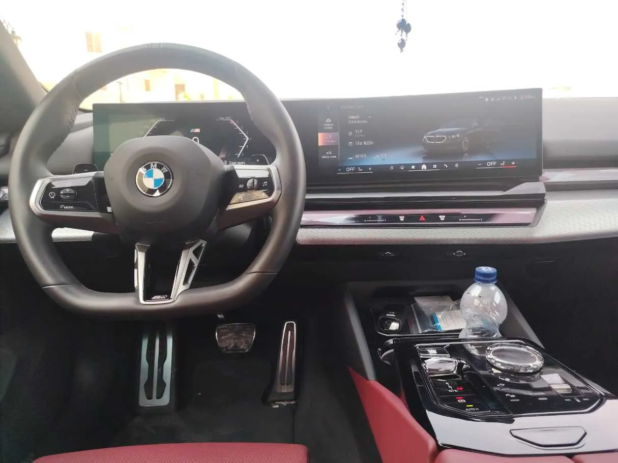 Car image 23