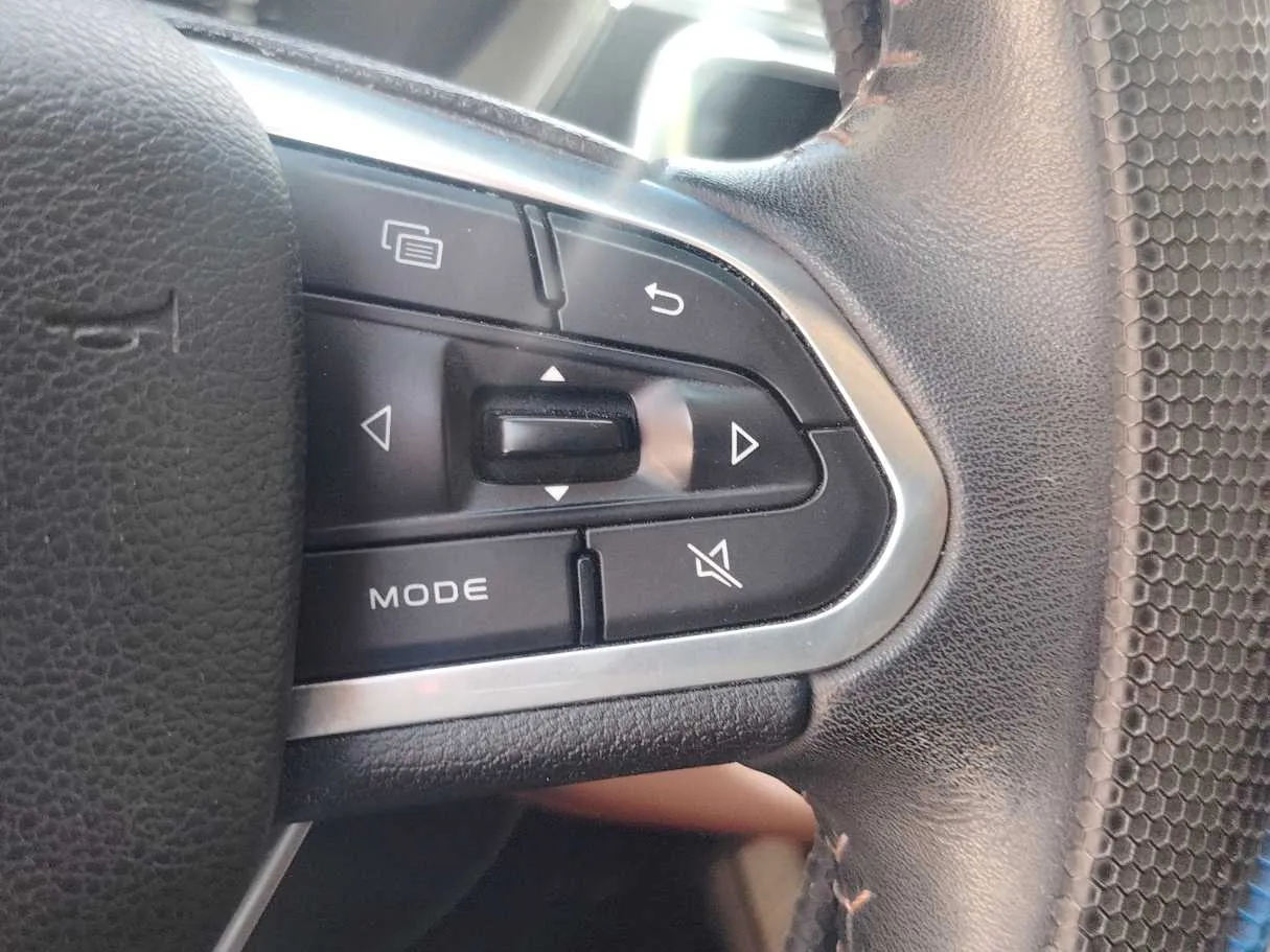Car image 35