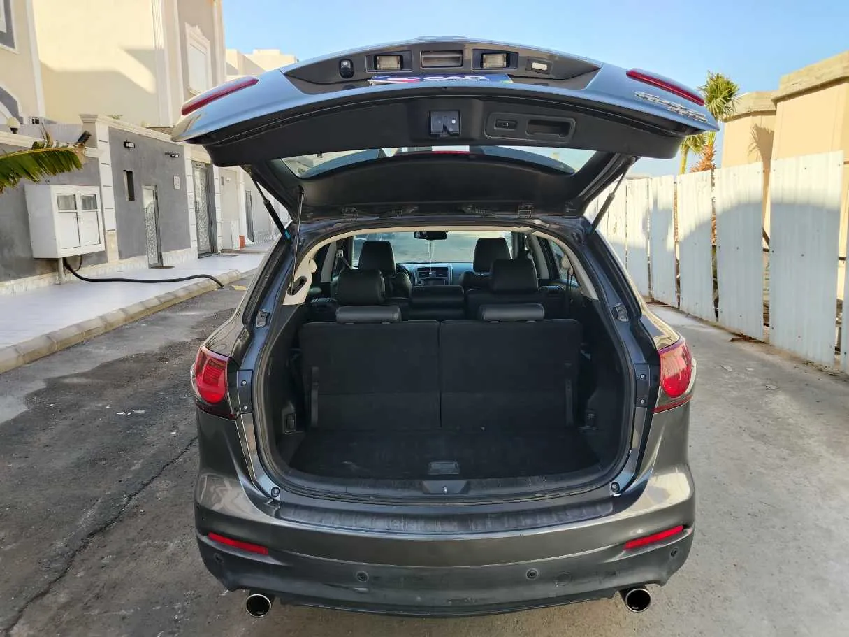 Car image 28