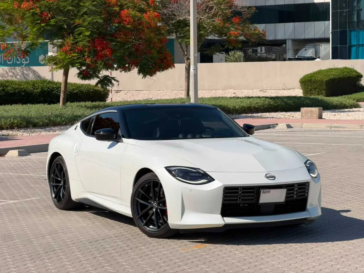 Car image 4
