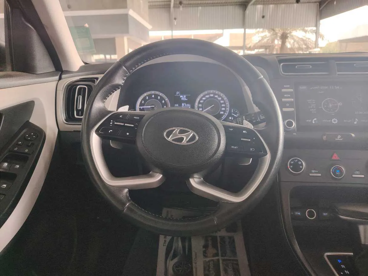 Car image 26