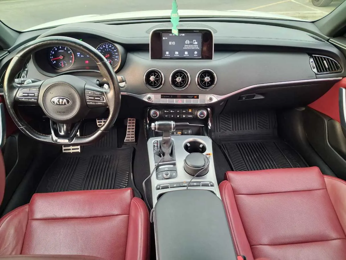 Car image 16