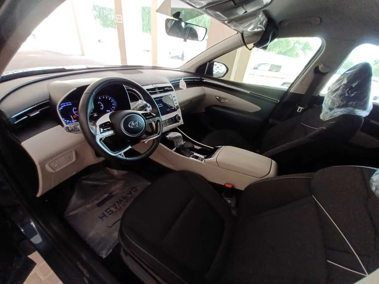Car image 11