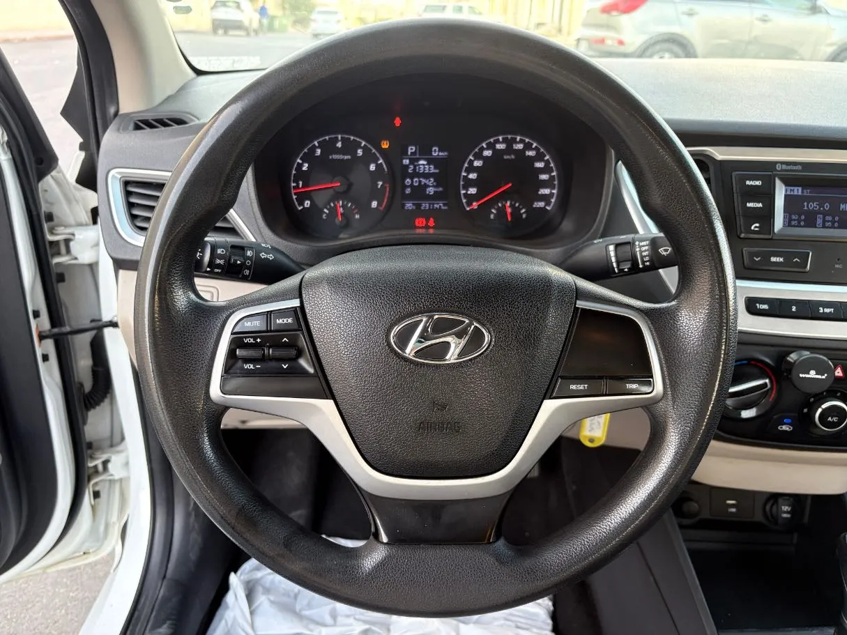 Car image 22
