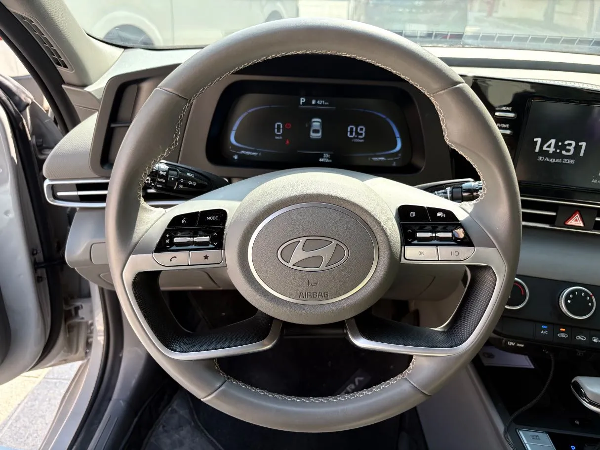 Car image 24
