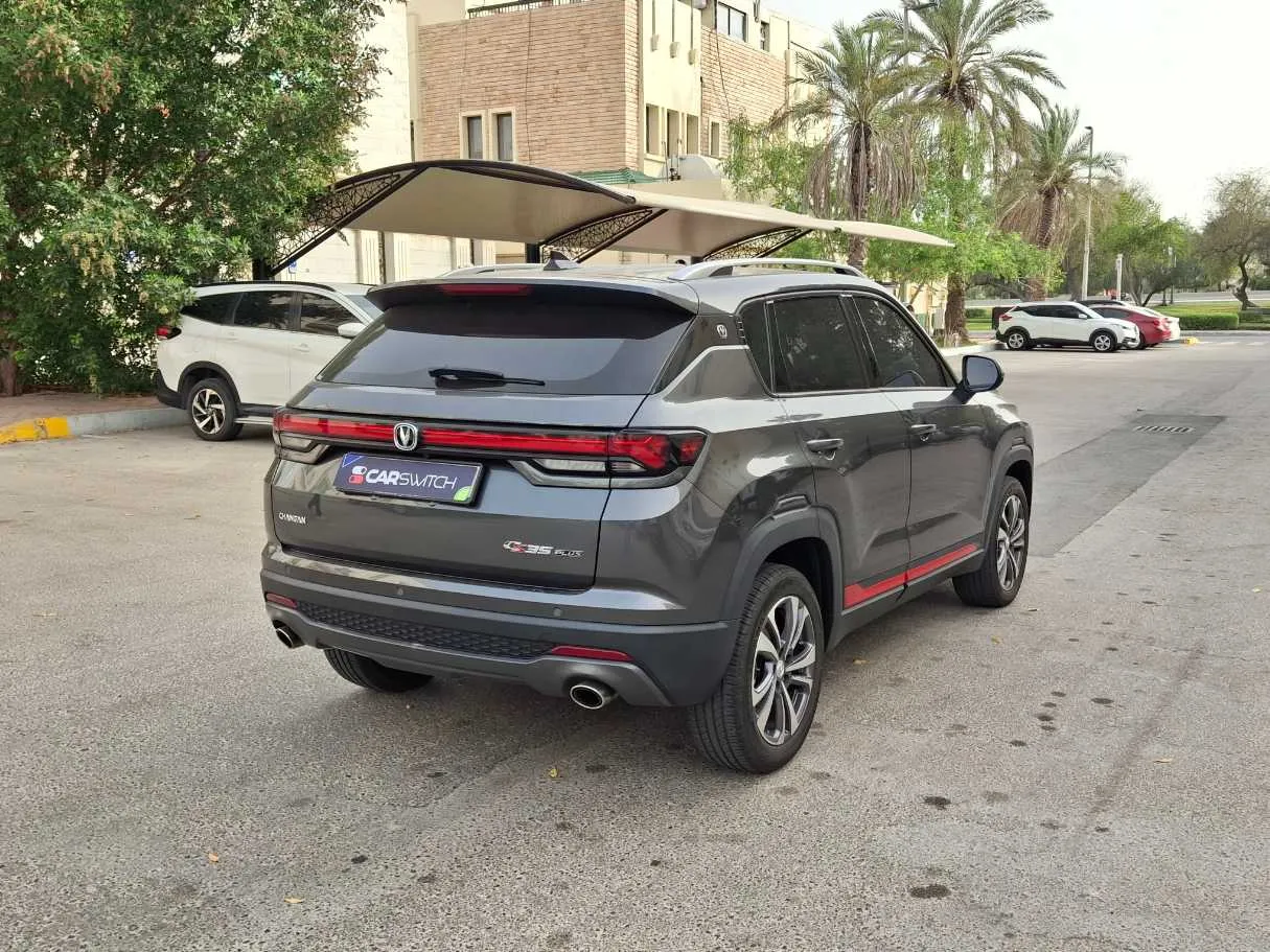 Car image 5