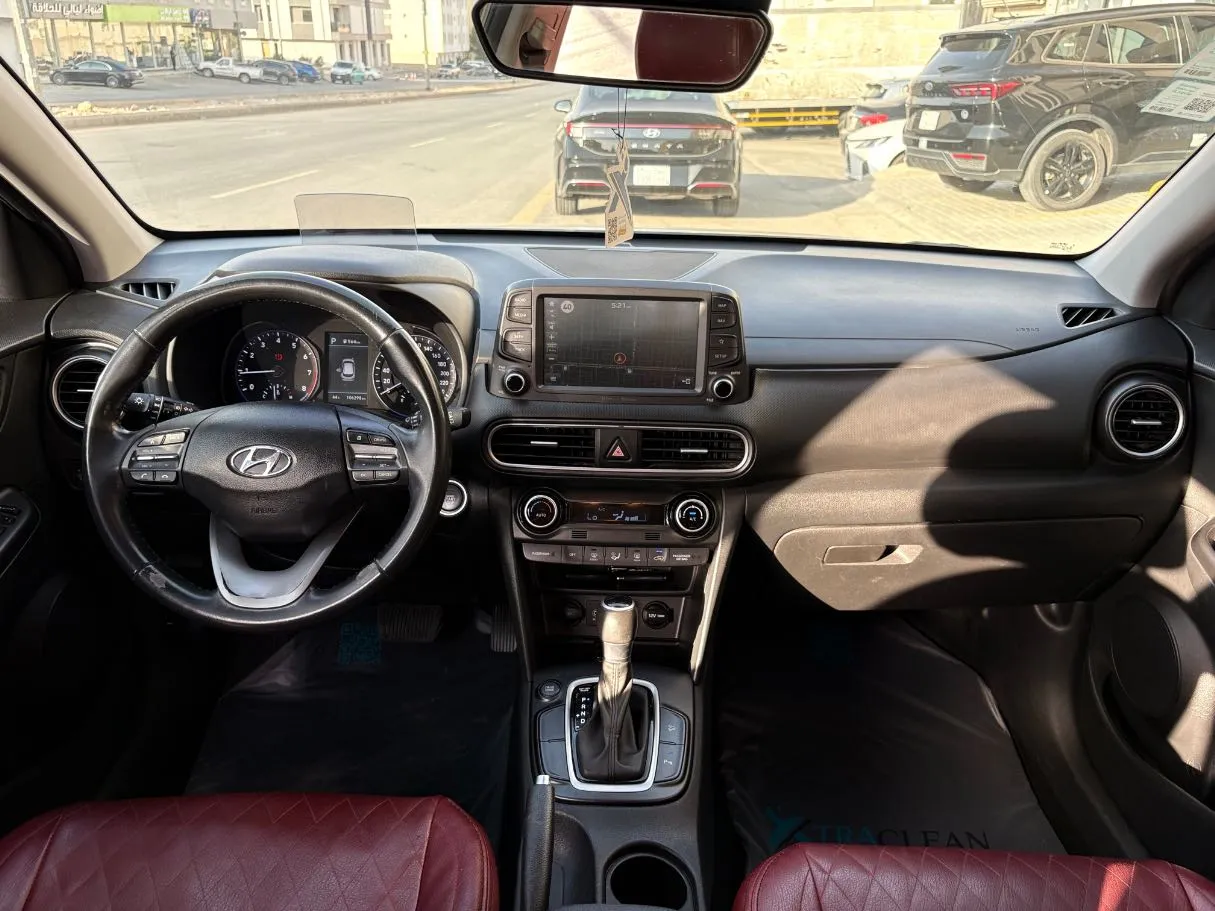 Car image 18