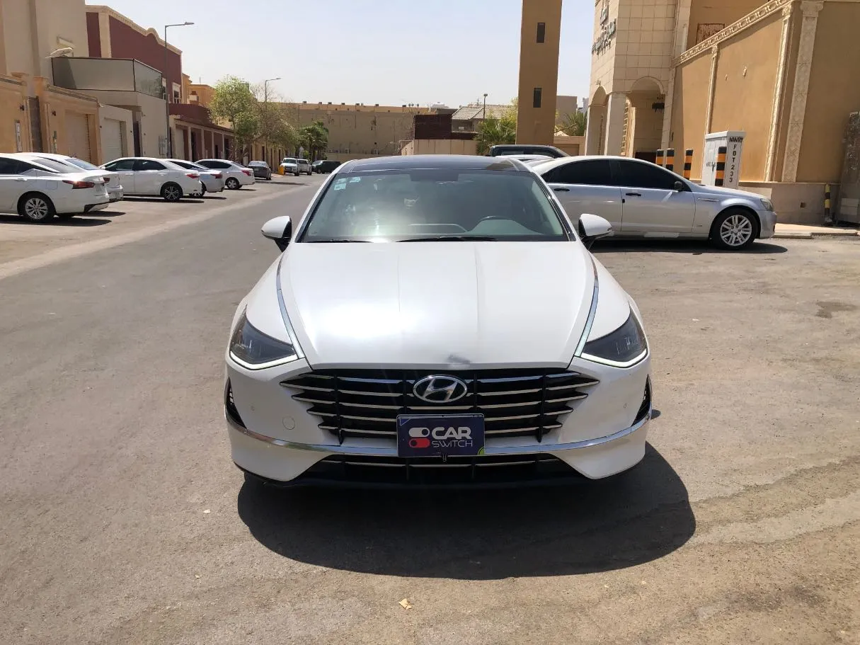 Car image 2