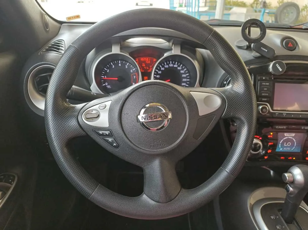 Car image 18