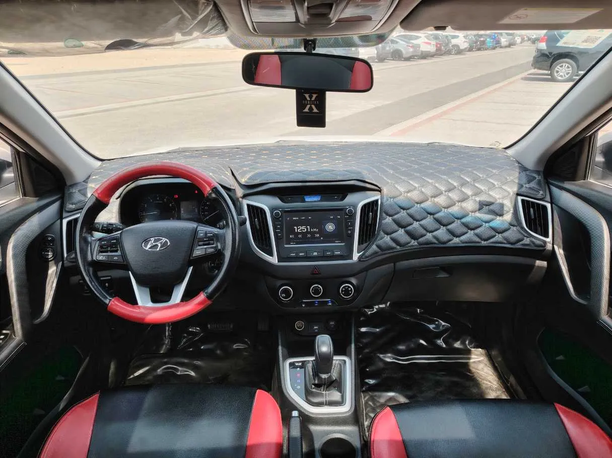 Car image 18