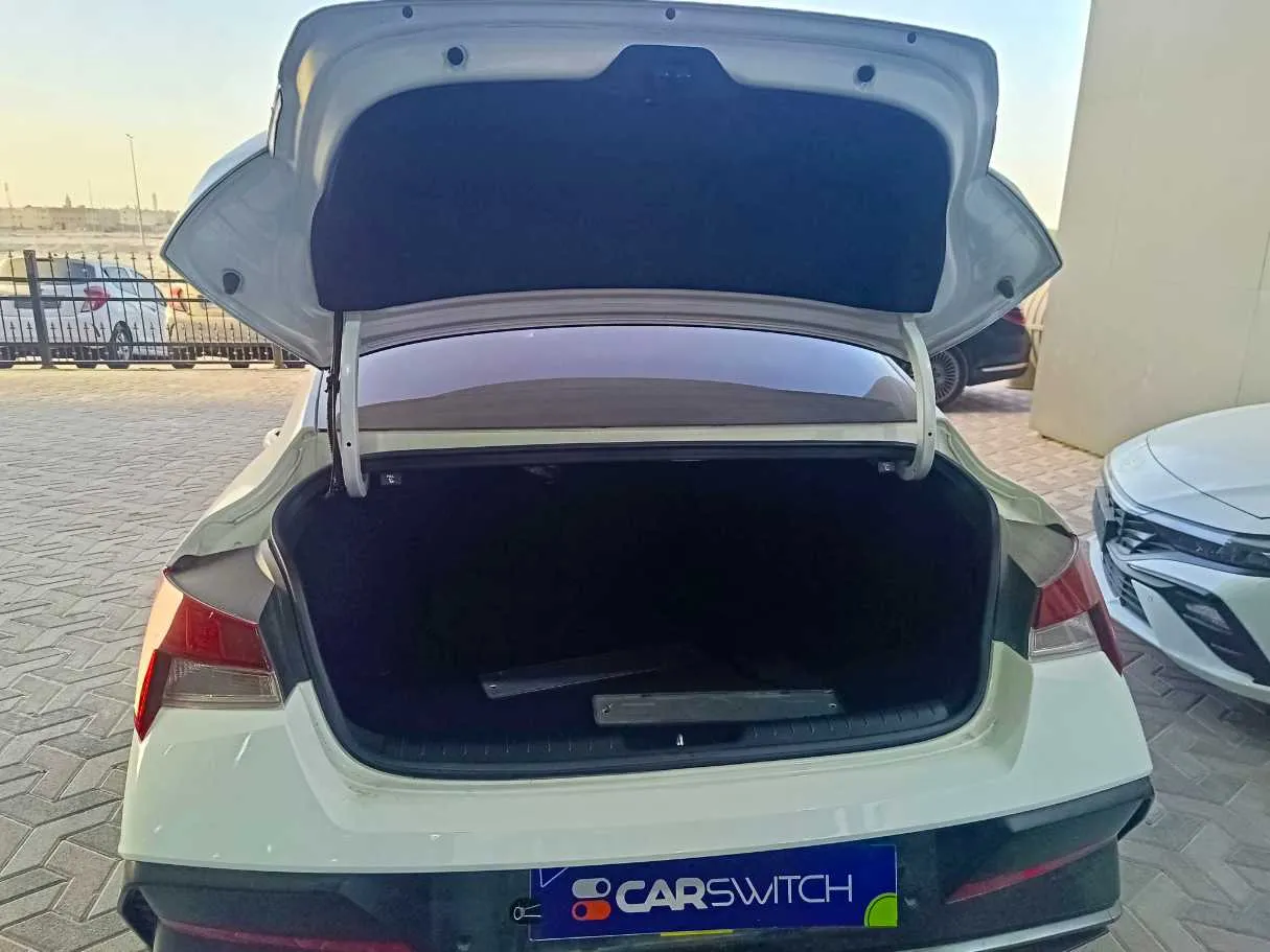 Car image 24