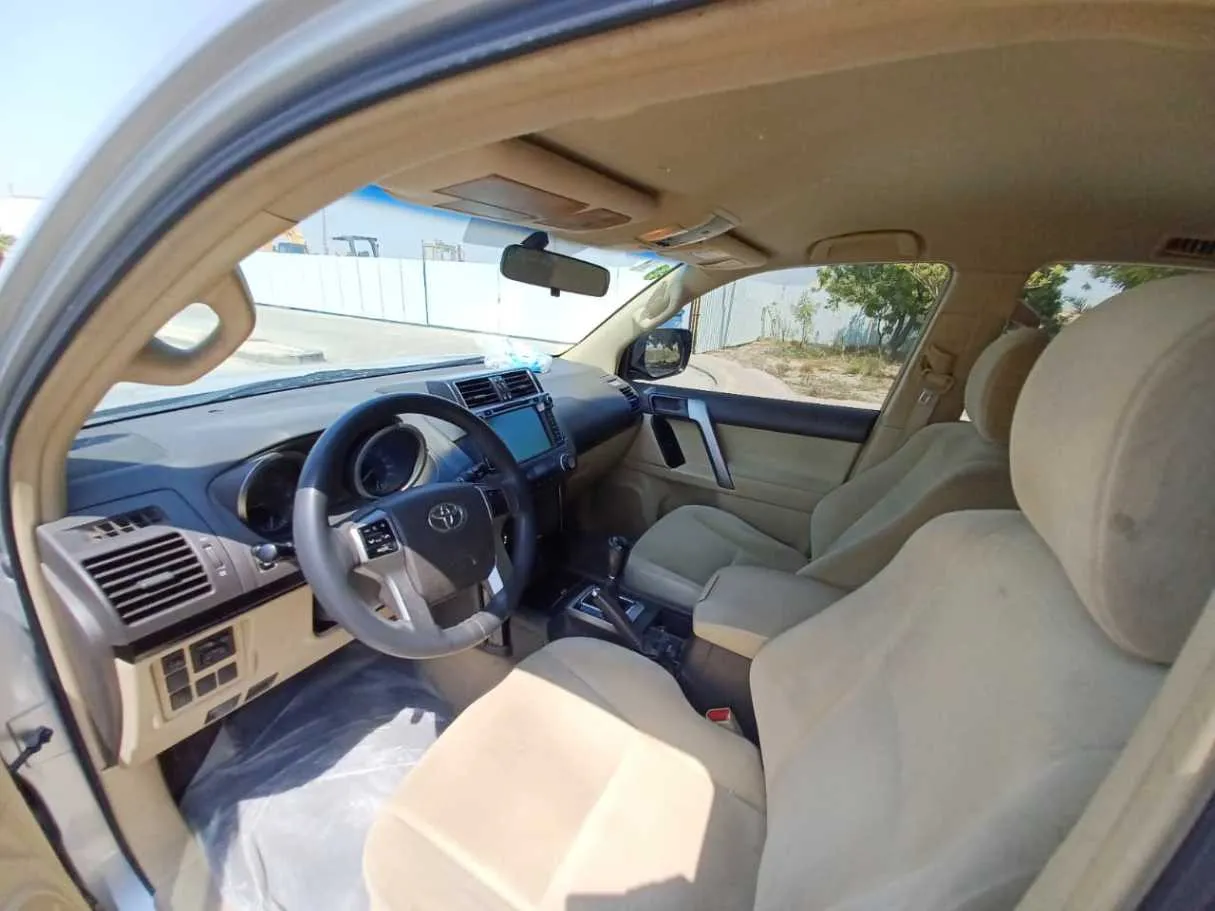 Car image 11