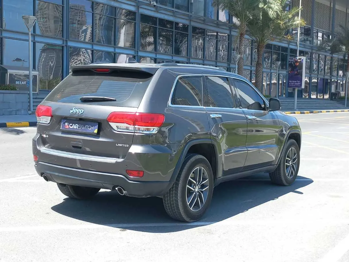Car image 5