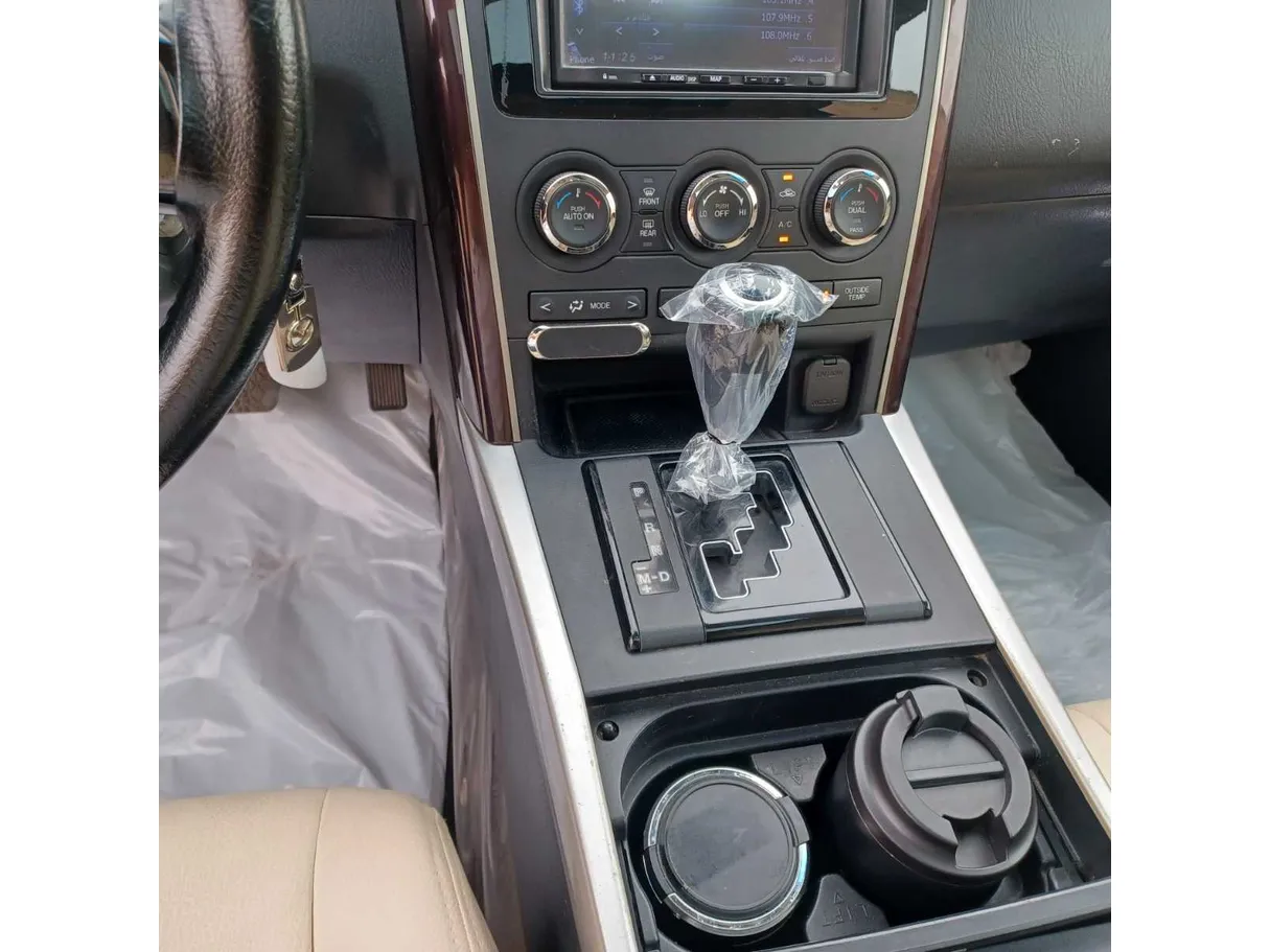 Car image 17