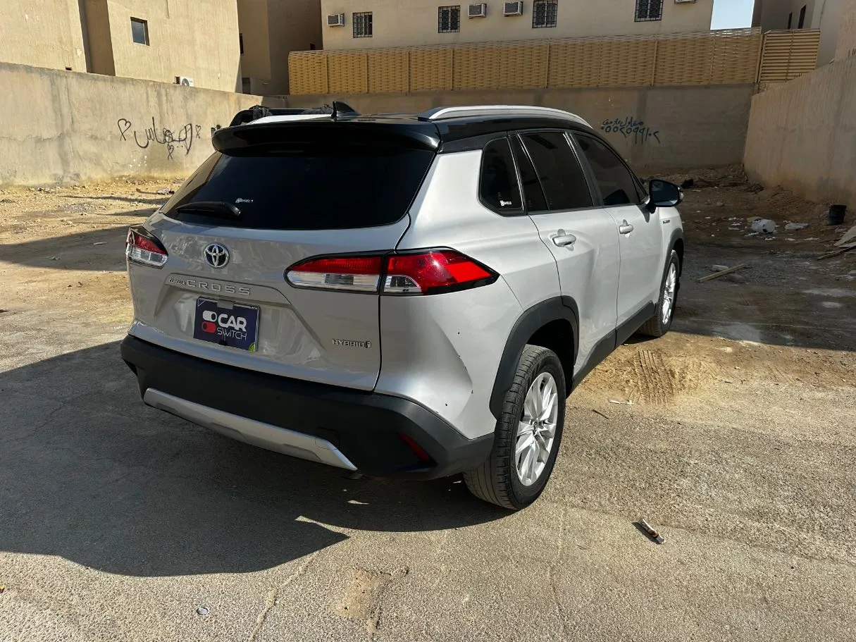 Car image 5