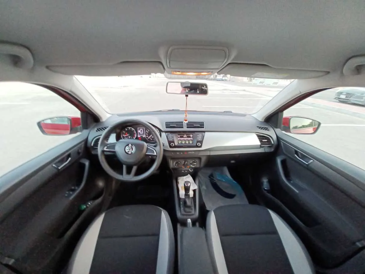 Car image 13