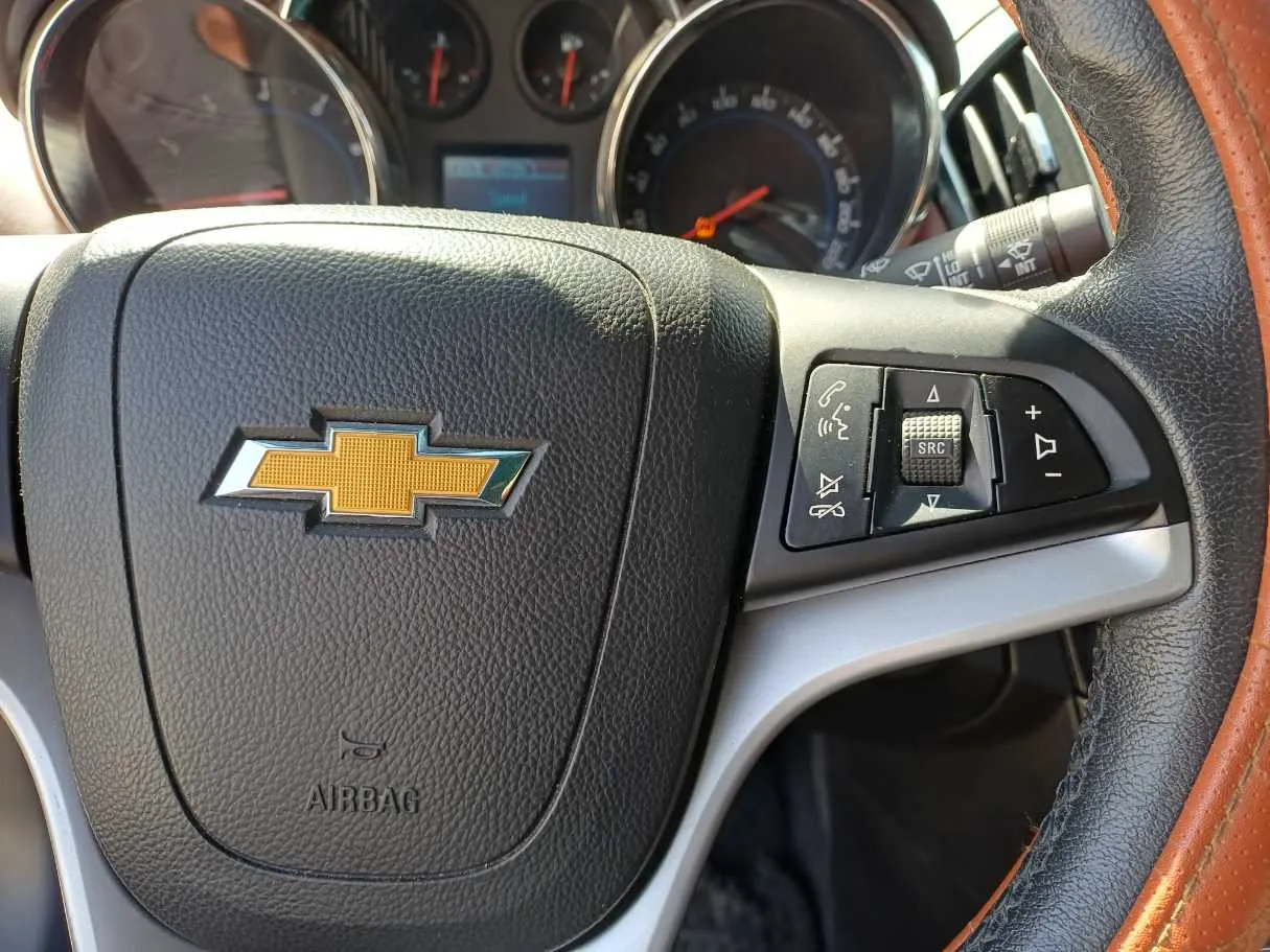 Car image 19