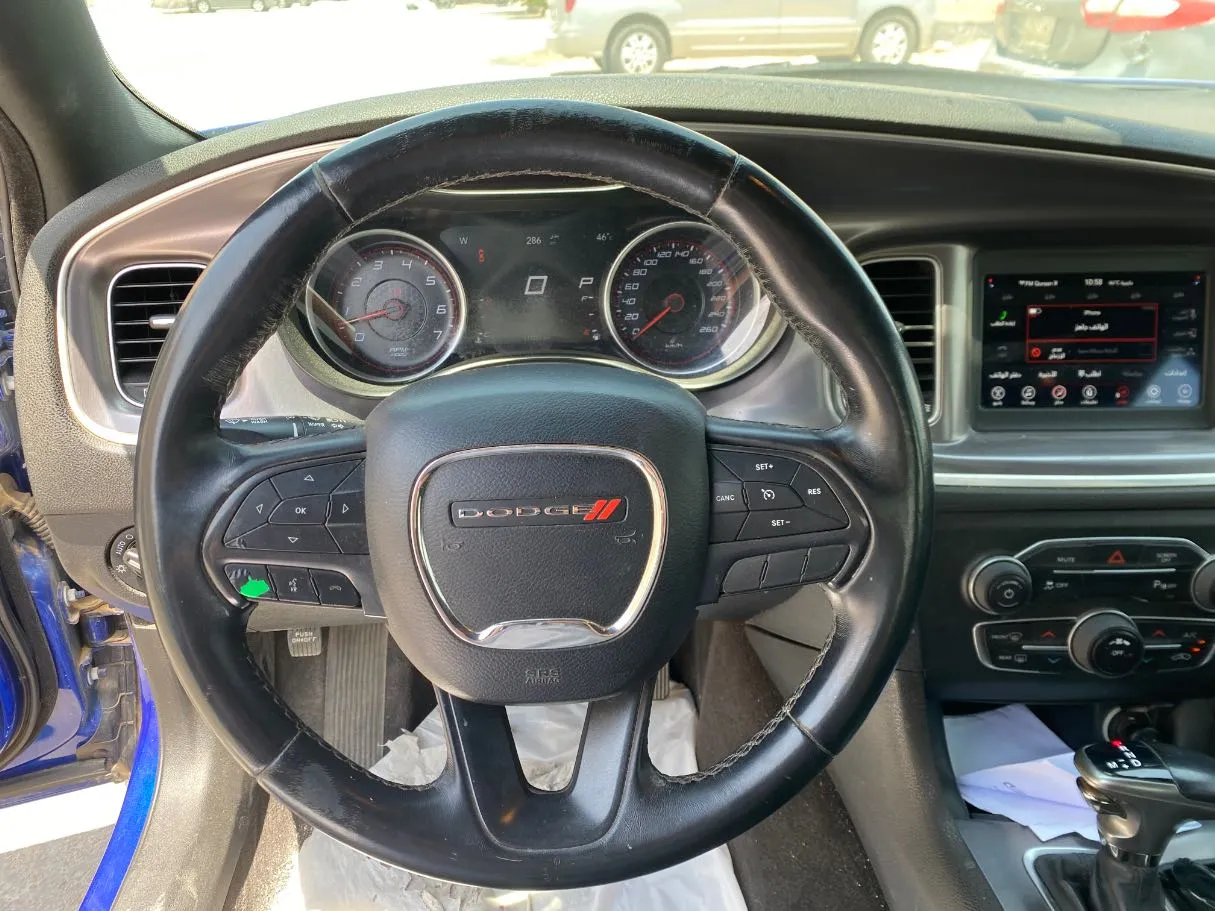 Car image 16
