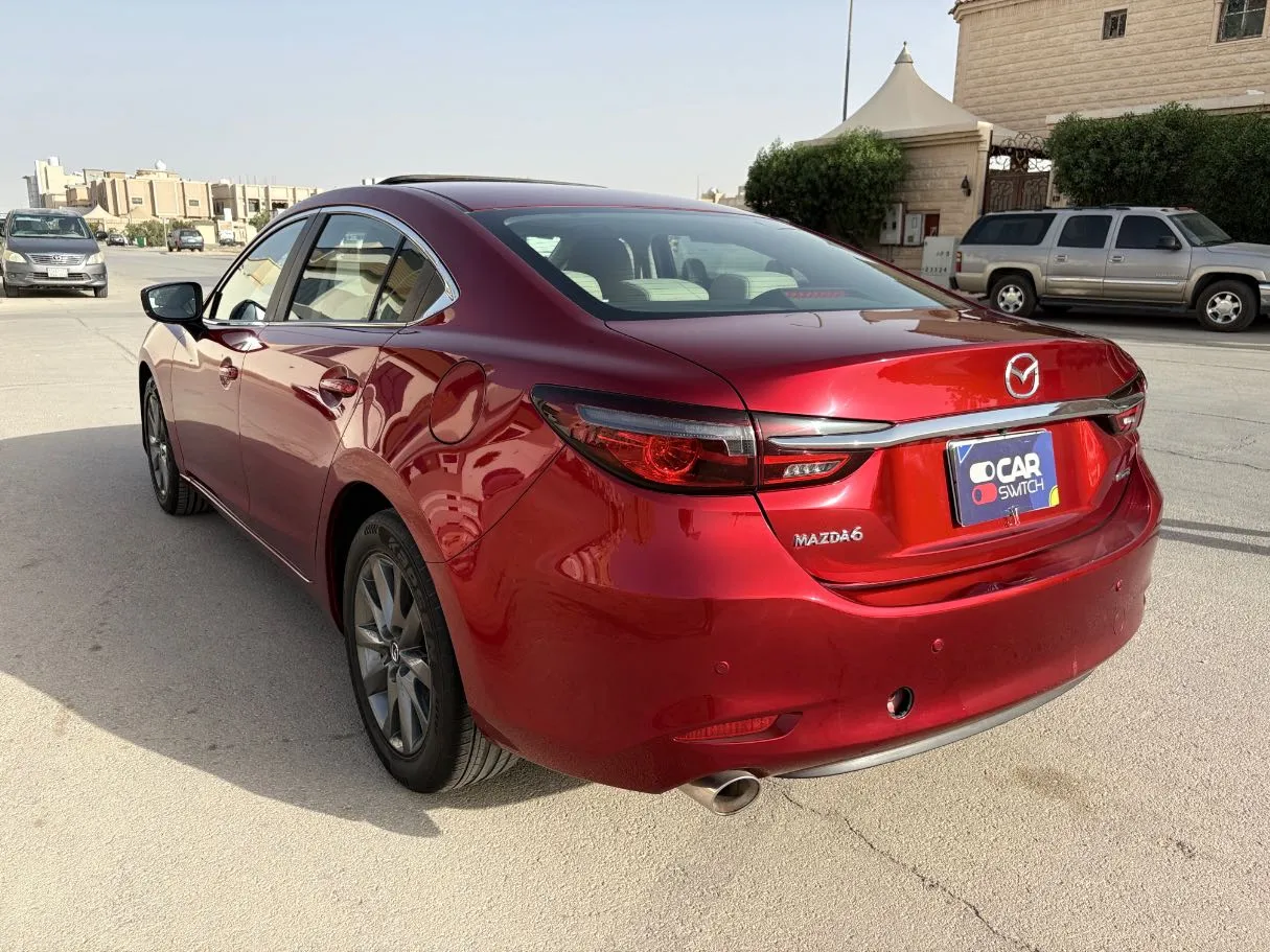 Car image 7