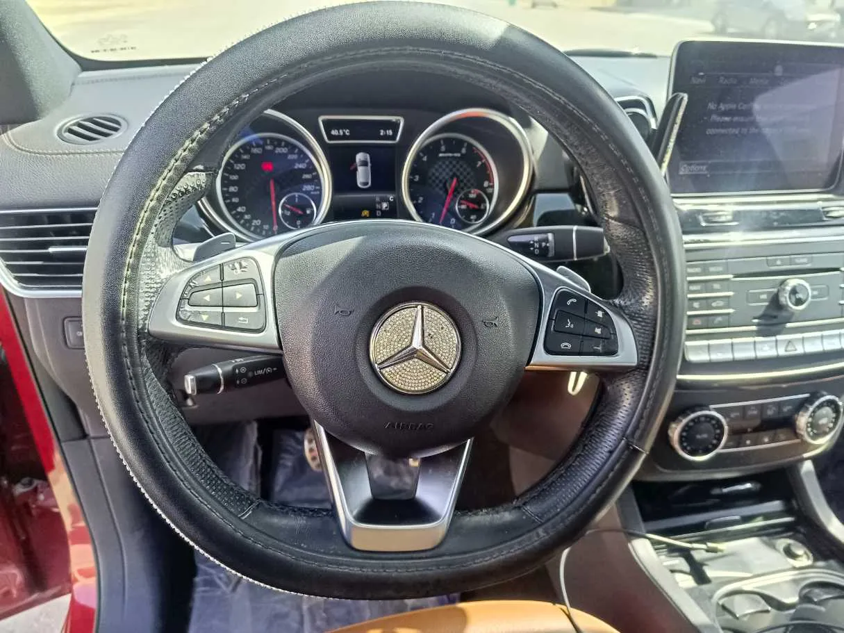 Car image 27