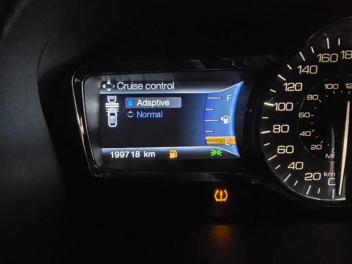 Car image 24