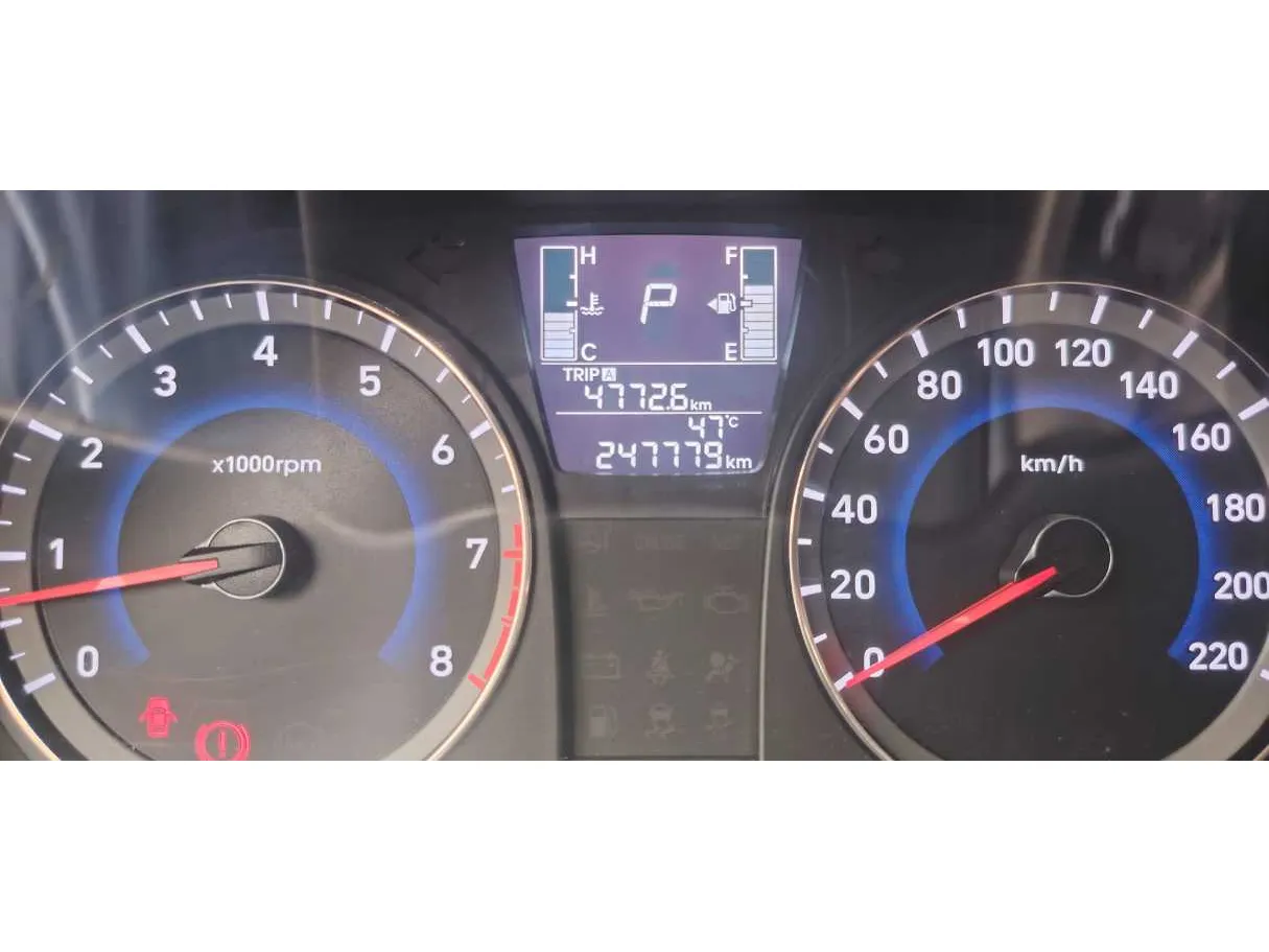 Car image 17