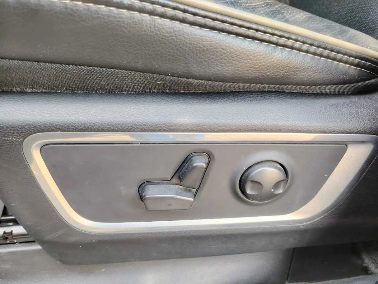 Car image 42