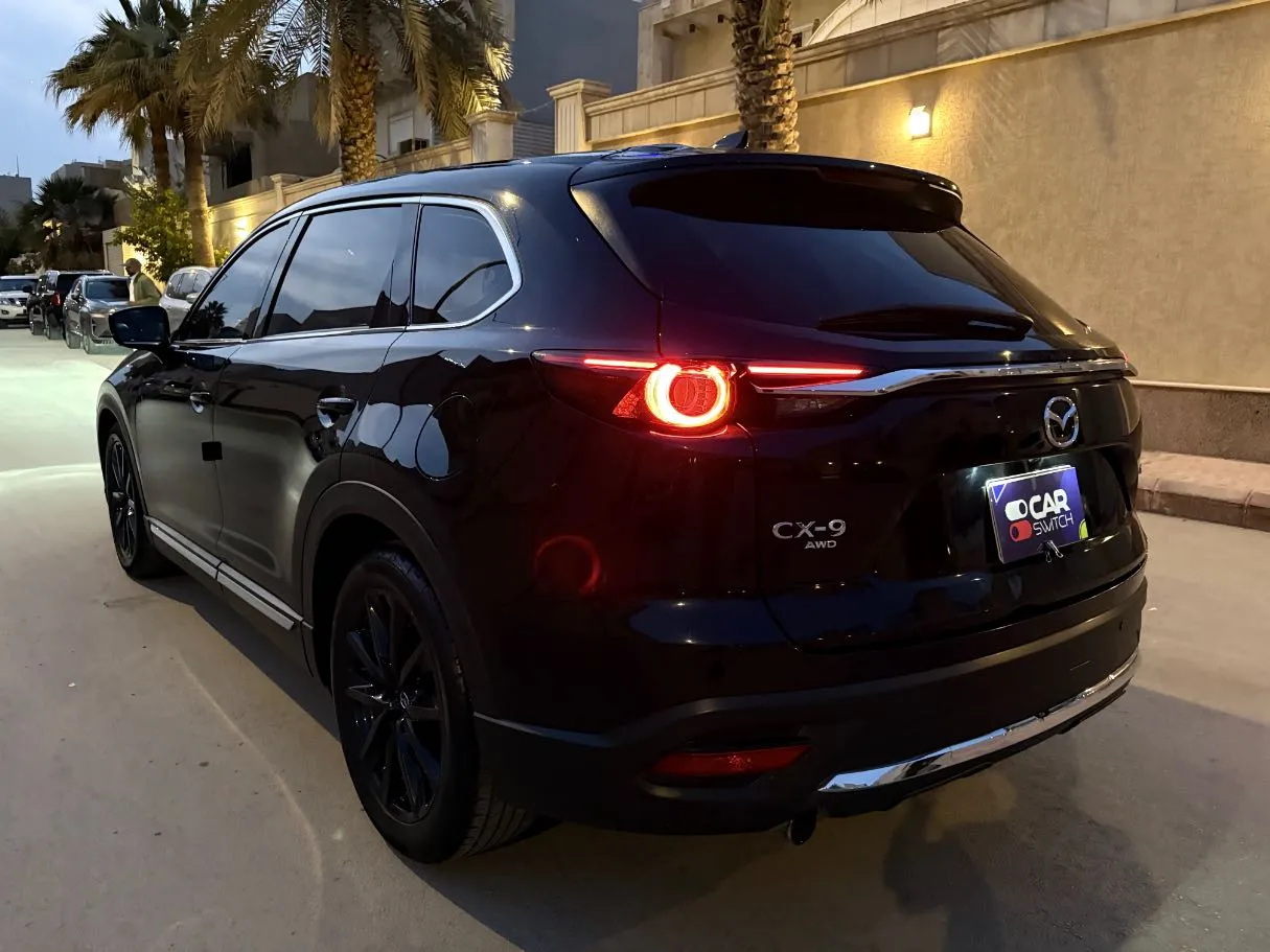 Car image 7