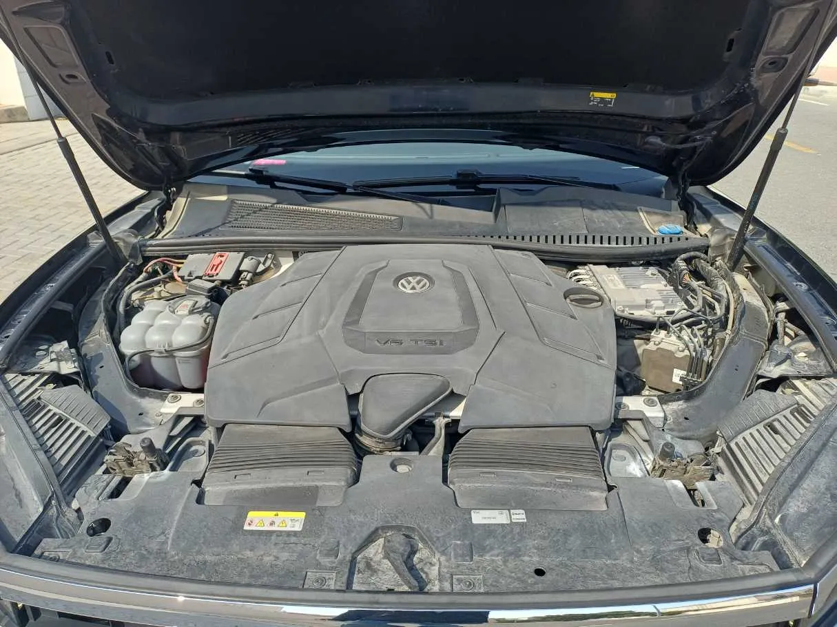 Car image 27