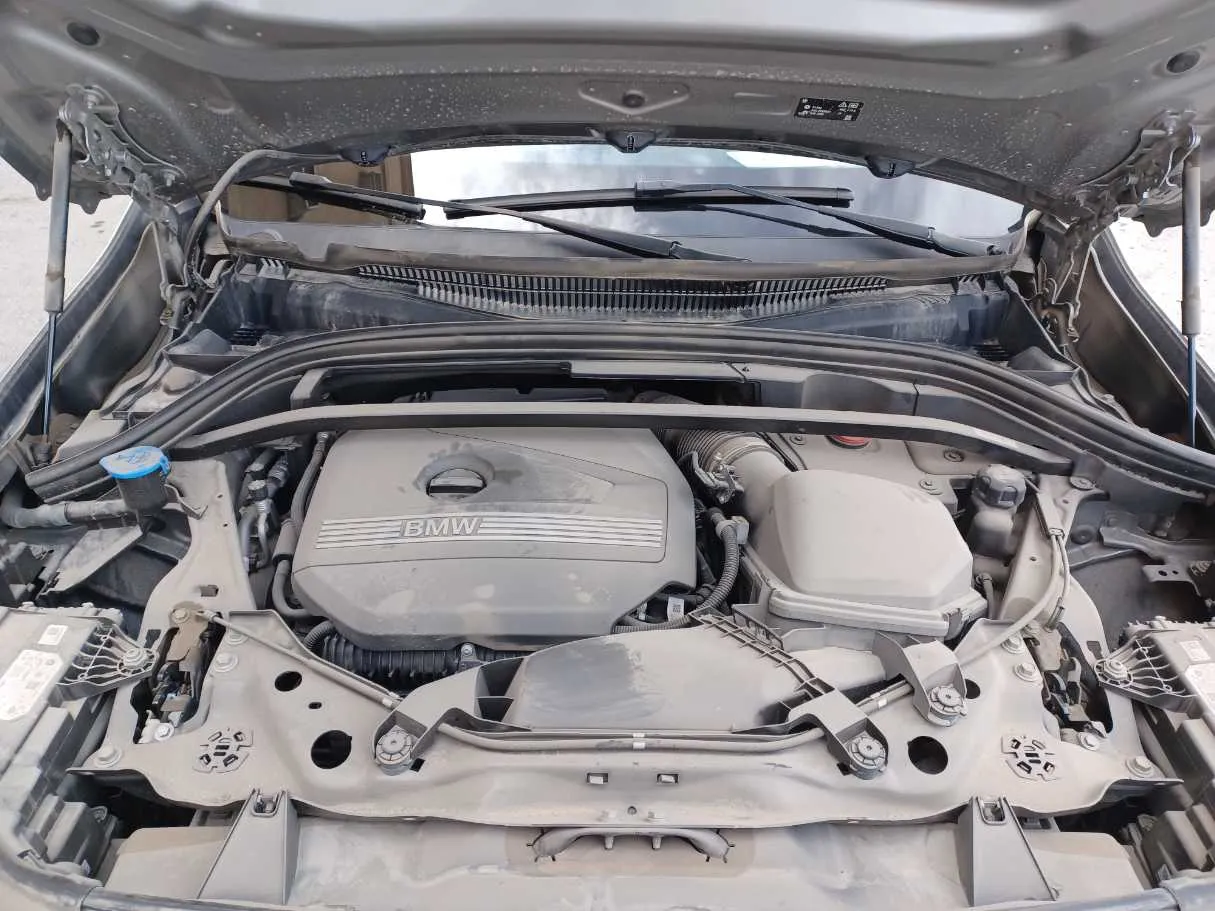 Car image 27
