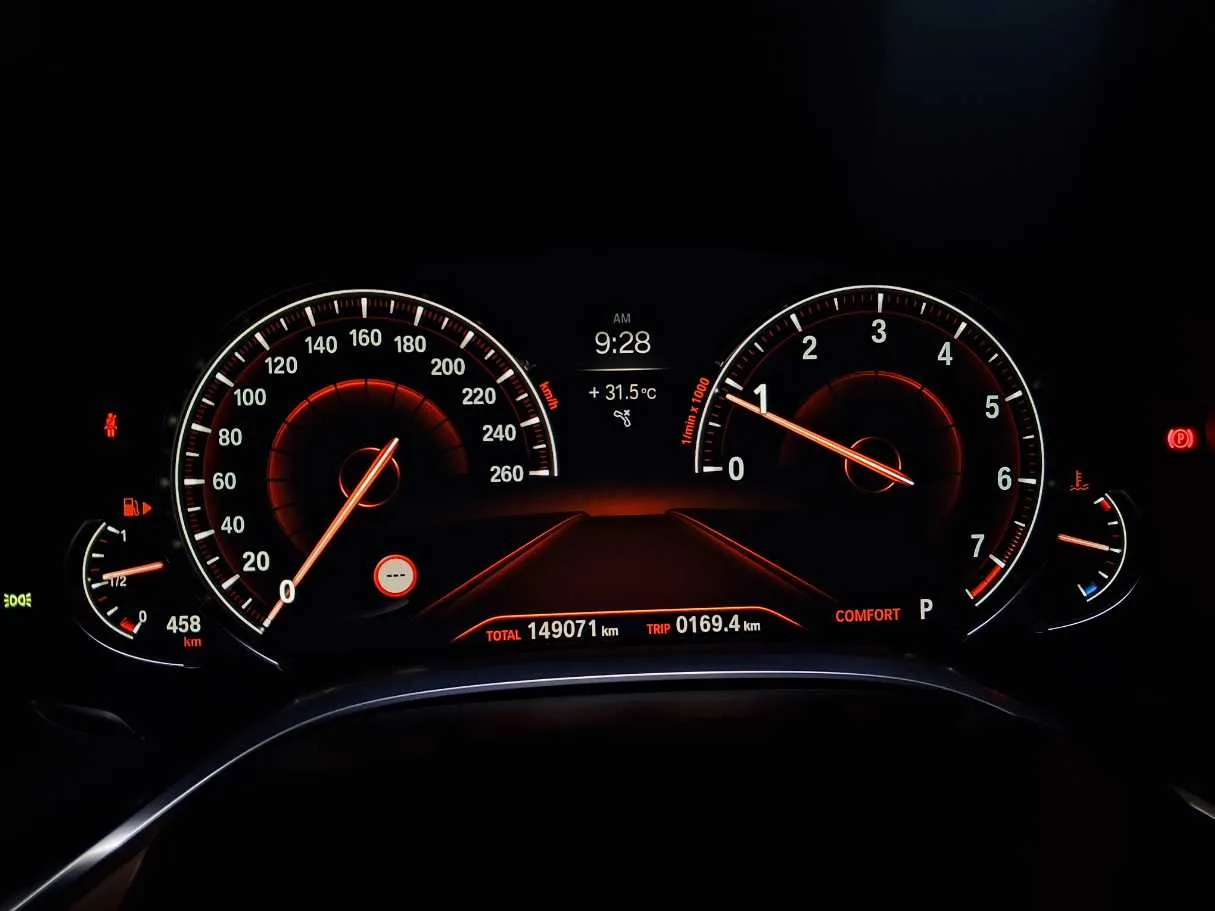 Car image 21